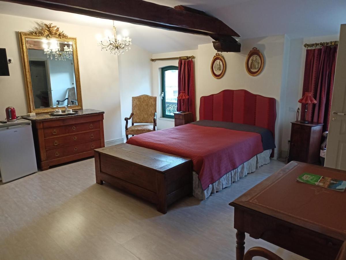 Au Fond De La Cour Bed and Breakfast Veyre-Monton Εξωτερικό φωτογραφία