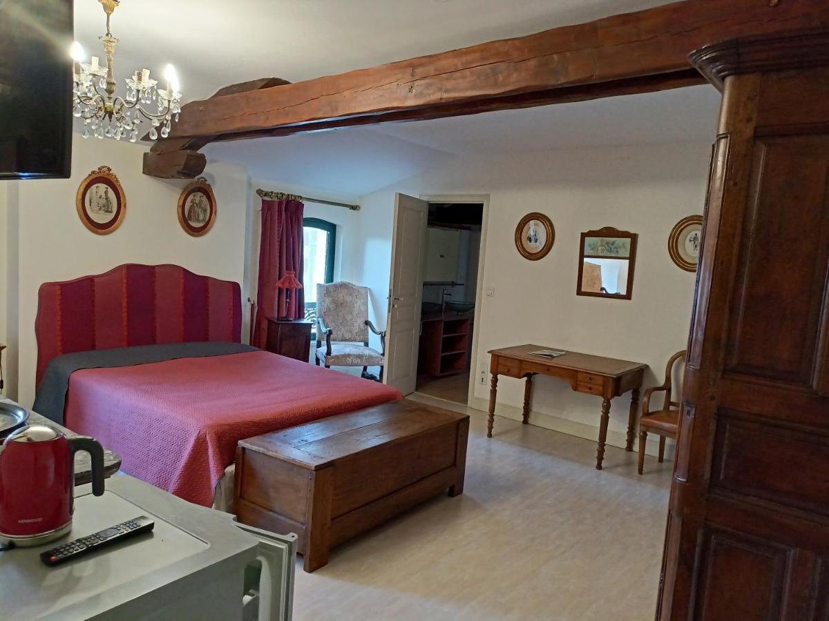 Au Fond De La Cour Bed and Breakfast Veyre-Monton Εξωτερικό φωτογραφία