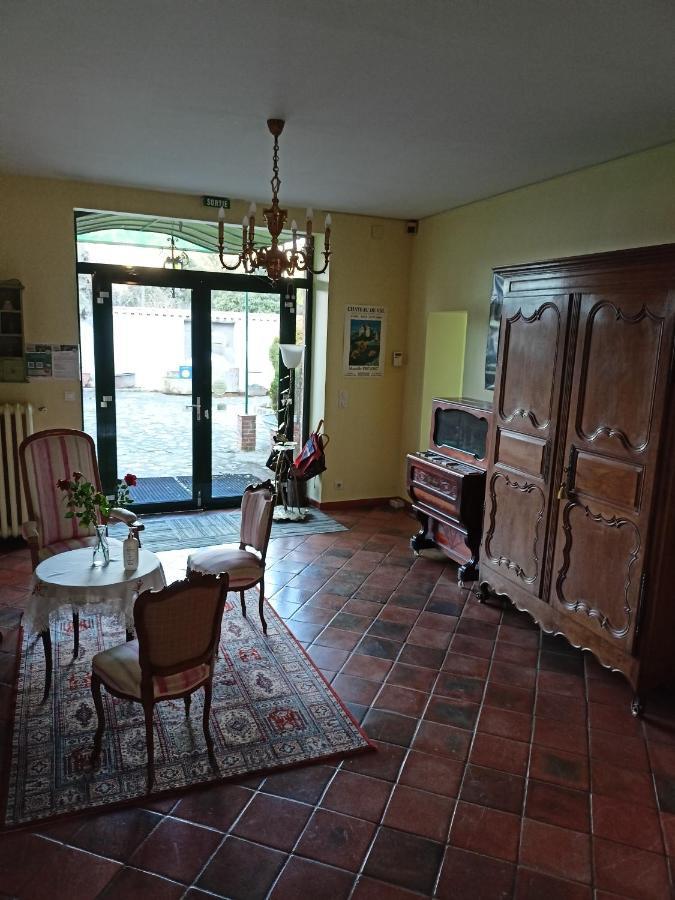 Au Fond De La Cour Bed and Breakfast Veyre-Monton Εξωτερικό φωτογραφία