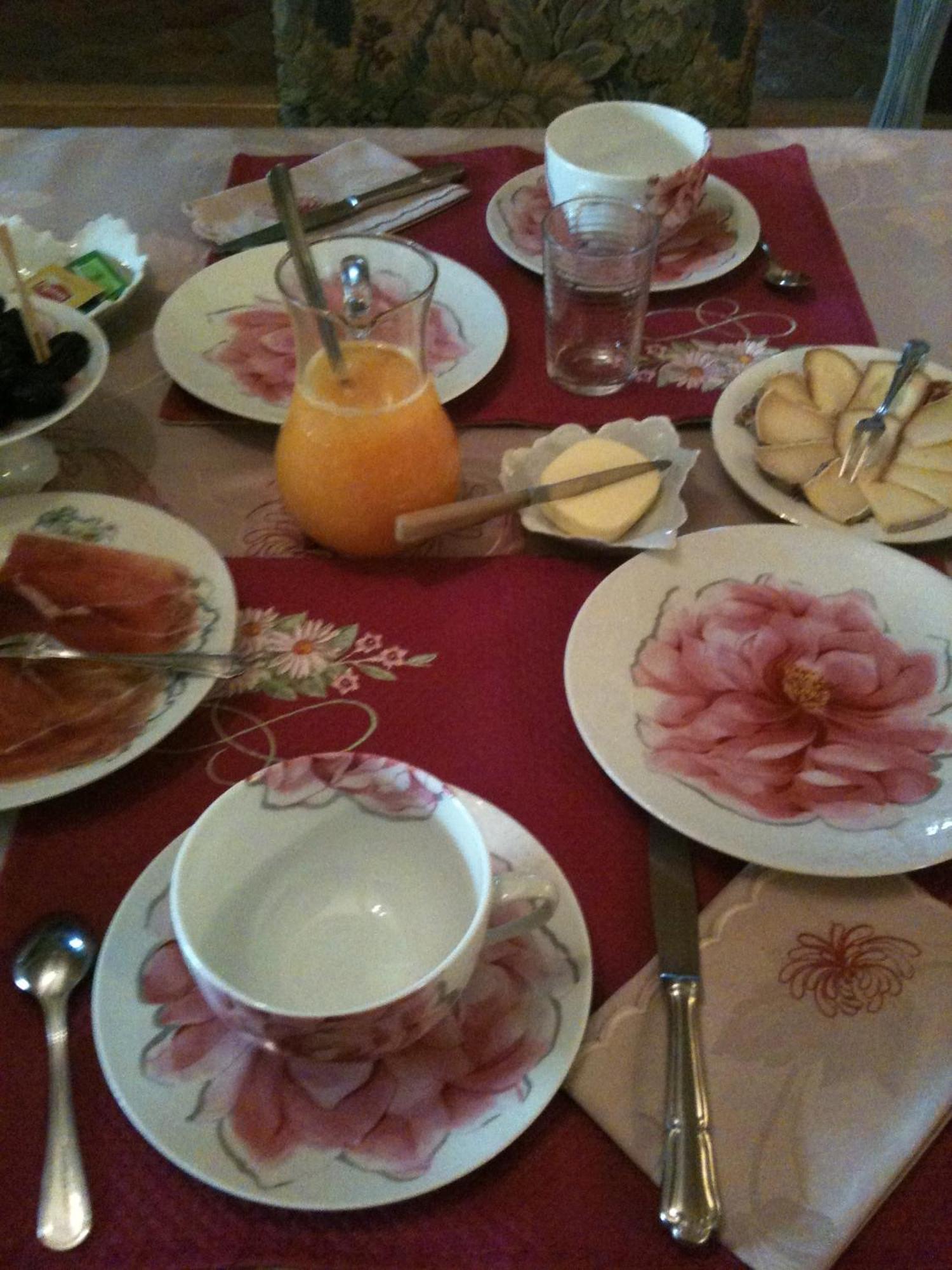 Au Fond De La Cour Bed and Breakfast Veyre-Monton Εξωτερικό φωτογραφία
