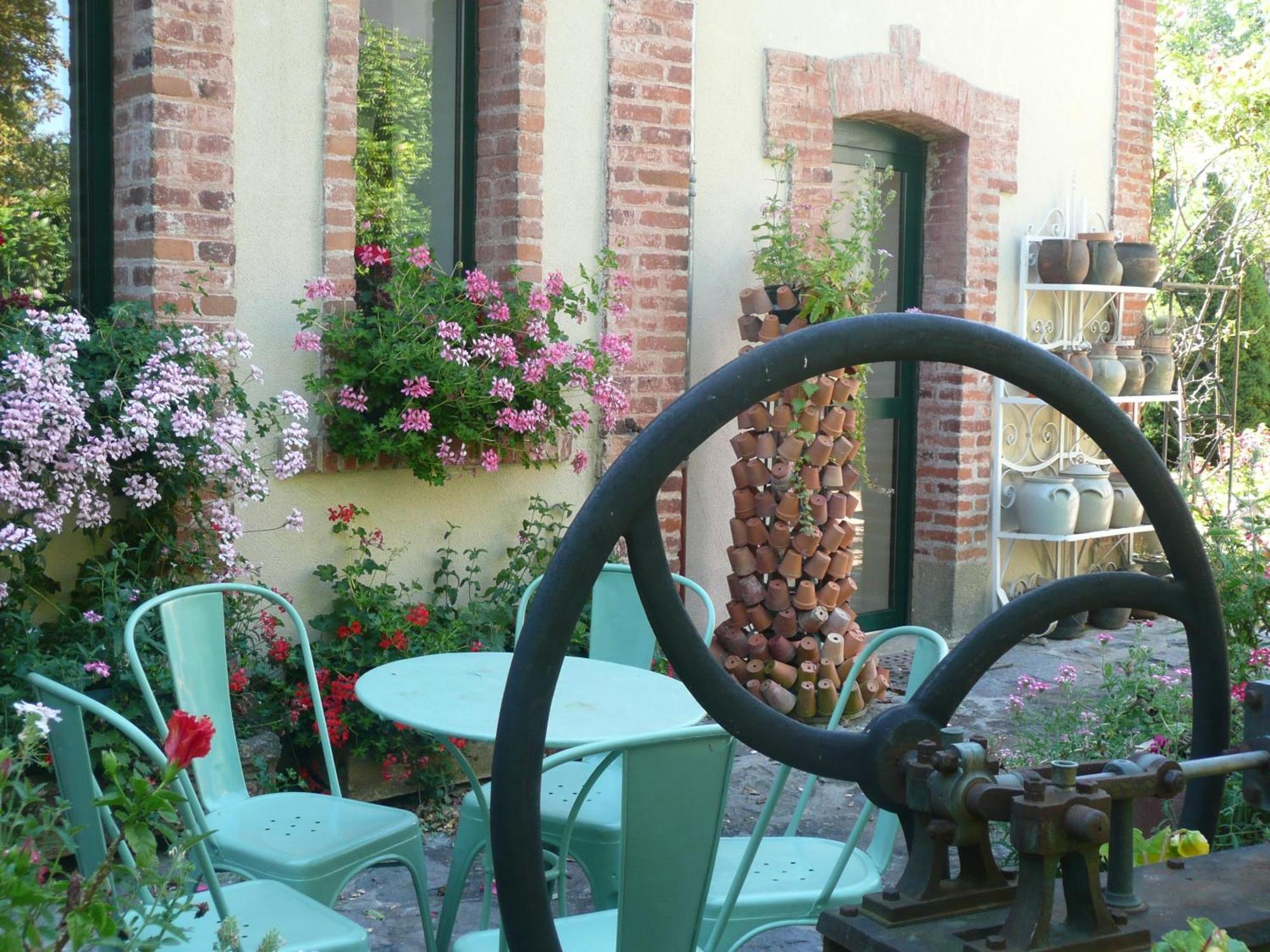 Au Fond De La Cour Bed and Breakfast Veyre-Monton Εξωτερικό φωτογραφία