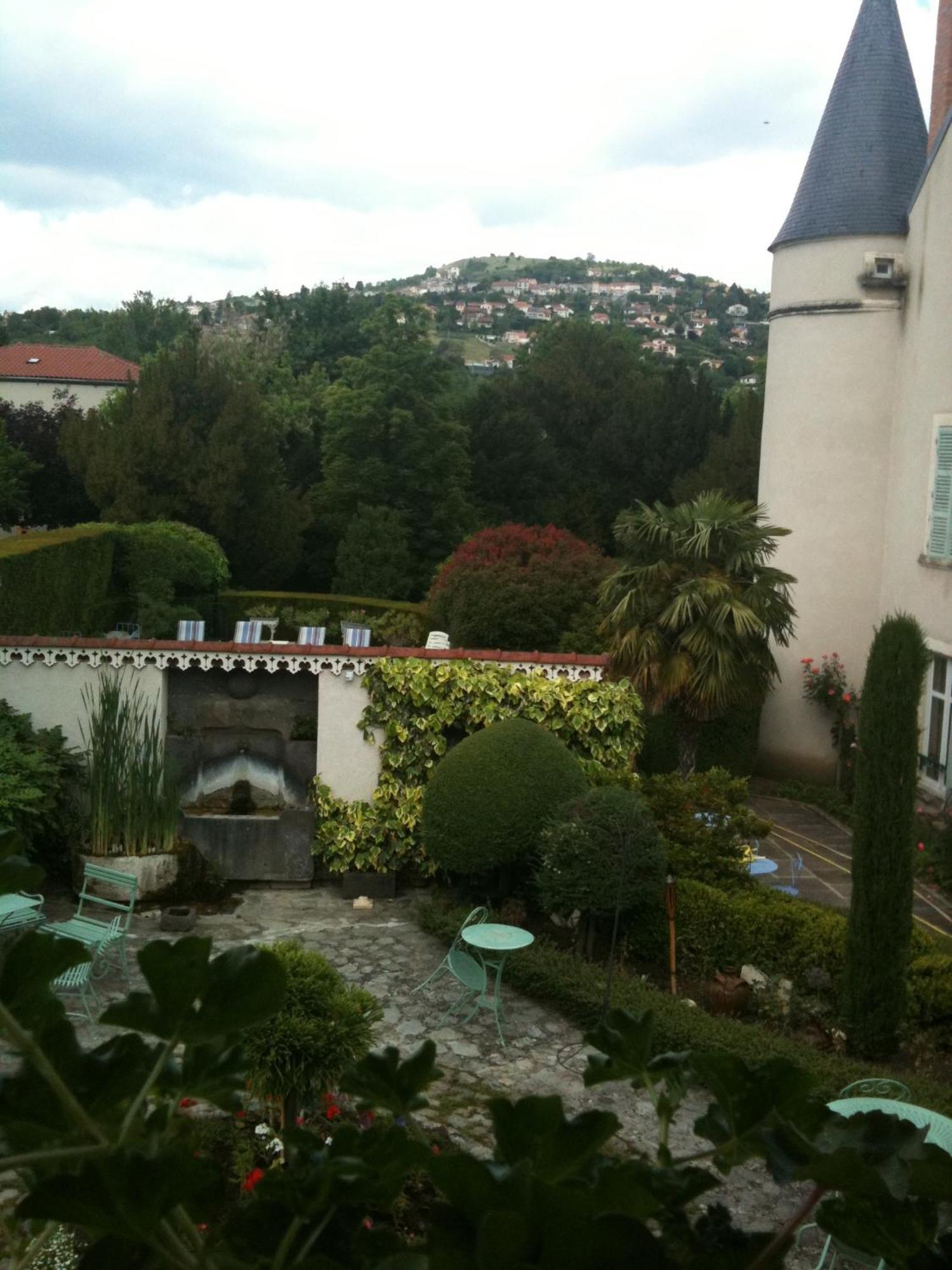 Au Fond De La Cour Bed and Breakfast Veyre-Monton Εξωτερικό φωτογραφία