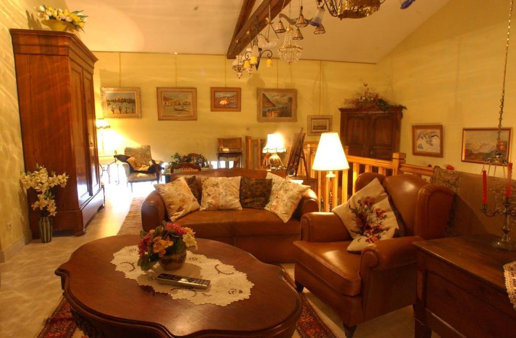 Au Fond De La Cour Bed and Breakfast Veyre-Monton Εξωτερικό φωτογραφία