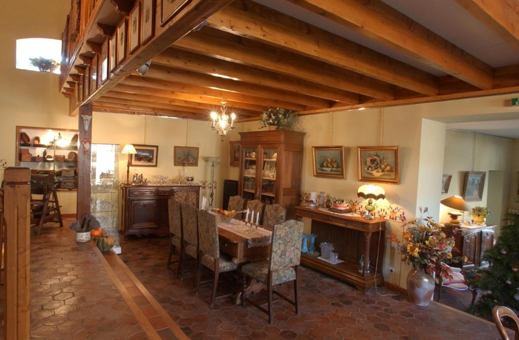 Au Fond De La Cour Bed and Breakfast Veyre-Monton Εξωτερικό φωτογραφία