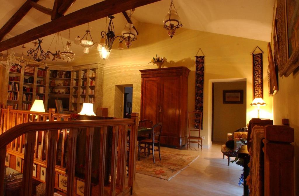 Au Fond De La Cour Bed and Breakfast Veyre-Monton Εξωτερικό φωτογραφία