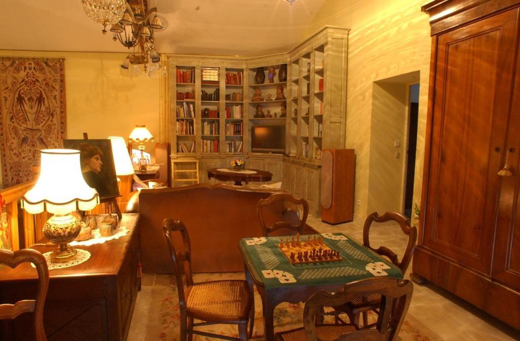 Au Fond De La Cour Bed and Breakfast Veyre-Monton Εξωτερικό φωτογραφία