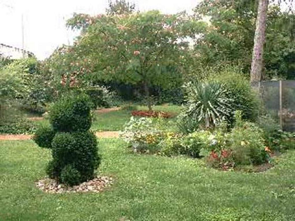 Au Fond De La Cour Bed and Breakfast Veyre-Monton Εξωτερικό φωτογραφία