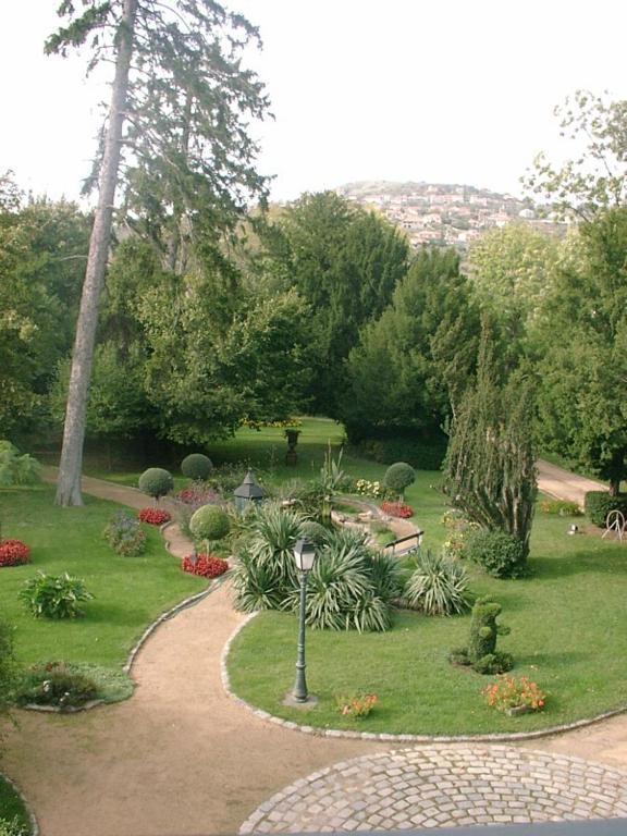 Au Fond De La Cour Bed and Breakfast Veyre-Monton Εξωτερικό φωτογραφία